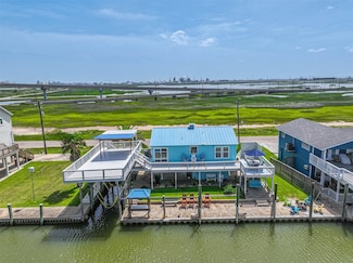 34 Tarpon Ln, Freeport, TX 77541