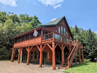 306 Cloutier Dr, Stark, NH 03582