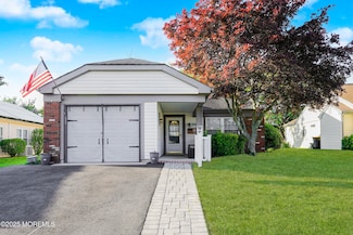 37 Westgate Place, Manchester, NJ 08759