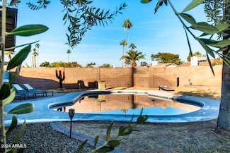 10601 N 26th Place, Phoenix, AZ 85028