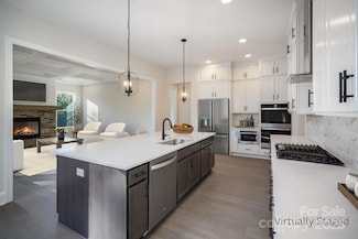 515 Edmunds Ln, Clover, SC 29710