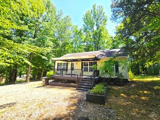 109 Northview Dr, Farmville, VA 23901