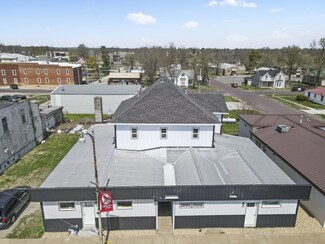 319 E 1st St, Mountain Grove, MO 65711