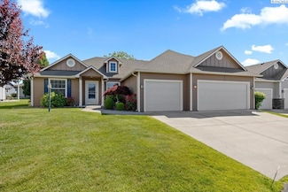 106 Muirfield Ln, Pasco, WA 99301