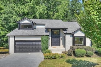 9334 Hunting Ct, Matthews, NC 28105