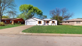108 NW Jayellen Ave, Burleson, TX 76028