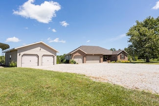 177 Ranch Estate Dr, Highlandville, MO 65669