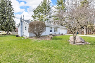 910 Lowell Ave, Jackson, MI 49202