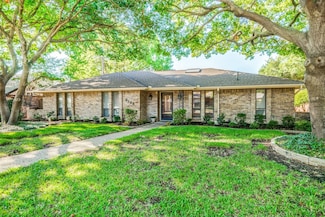 3104 Canterbury Dr, Plano, TX 75075