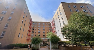 42-42 Colden St Unit B27, Flushing, NY 11355