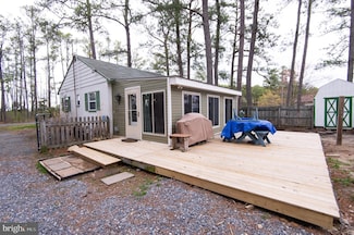 819 Seabreeze Rd, Cambridge, MD 21613