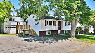 33 Wilkes St, Waterville, ME 04901