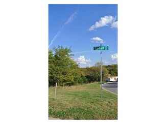 136 Earhart Cir, Lawrence, KS 66049