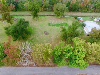 205 W 22nd St, Larose, LA 70373