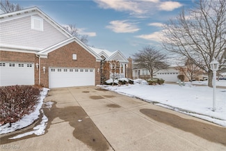 2969 Country Club Ln Unit 14, Twinsburg, OH 44087