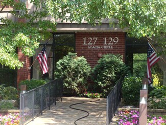 127 Acacia Cir Unit 303, Indian Head Park, IL 60525