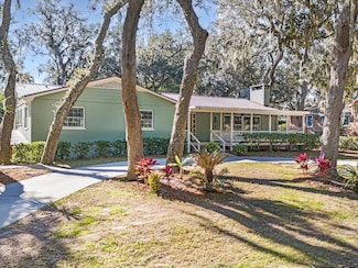 1612 Broome St, Fernandina Beach, FL 32034