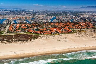 1950 San Tropez Cir, Oxnard, CA 93035