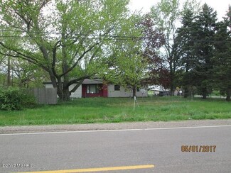 1351 E Empire Ave, Benton Harbor, MI 49022