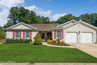 11 Weymouth Dr, Howell, NJ 07731