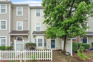 300 Gilman Ln Unit 101, Raleigh, NC 27610