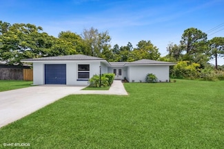 90 Farragut Dr, Palm Coast, FL 32137