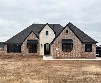 128 E 166th Place, Glenpool, OK 74033