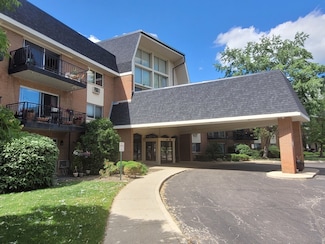 1188 Royal Glen Dr Unit 211, Glen Ellyn, IL 60137