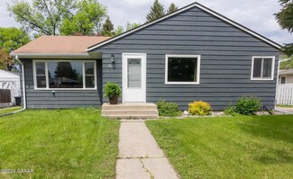 1022 23rd Ave S, Grand Forks, ND 58201