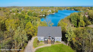 77 Longwood Dr, Athens, NY 12015