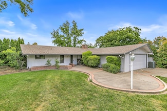 2457 Edgemont Dr, Medford, OR 97504