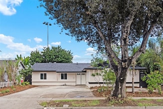 913 S Diamond St, Santa Ana, CA 92704