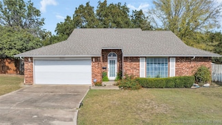 2515 Westwood Ct, Ardmore, OK 73401