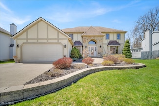 6722 Silvermound Dr, Mentor, OH 44060