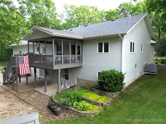 20316 Wildwood Cir, Versailles, MO 65084