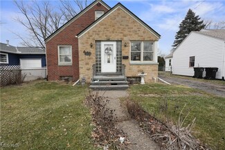 469 11th St, Elyria, OH 44035