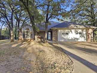 1404 Shady Ln, Decatur, TX 76234