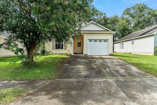 762 Brooke Manor Dr, Tallahassee, FL 32311