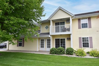 364 Minz Park Cir Unit 1, West Bend, WI 53095