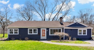 32 Sherwood Ln, Barrington, RI 02806