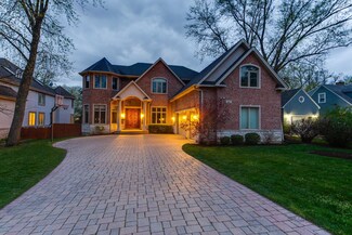 906 Glenwood Ln, Glenview, IL 60025