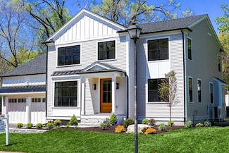 9 Pinewood Rd, Wellesley, MA 02482