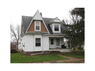 305 E Pine St, Garrison, IA 52229