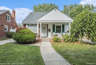 19711 Damman St, Harper Woods, MI 48225