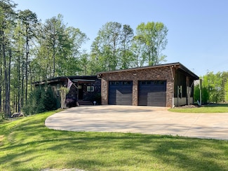 676 N Port Bass Dr, Fair Play, SC 29643