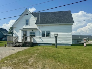 44 Elm St, Beals, ME 04611