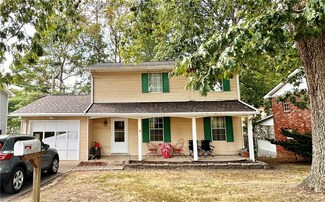 5452 Queensbury Ln, Charleston, WV 25313
