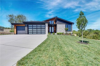 22300 W 90th Terrace, Lenexa, KS 66227