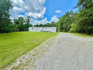 10470 Railroad Rd, Mineral Point, MO 63660
