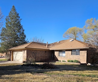 1025 Green Acres Ln, Bosque Farms, NM 87068
